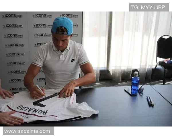 足球队球星专属定制球衣展示 打造属于你的顶级赛事装备 足球队球星专属定制球衣展示 打造属于你的顶级赛事装备